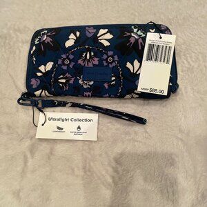 Vera Bradley Ultralight RFID Accordion Wristlet, Fleur Medallion